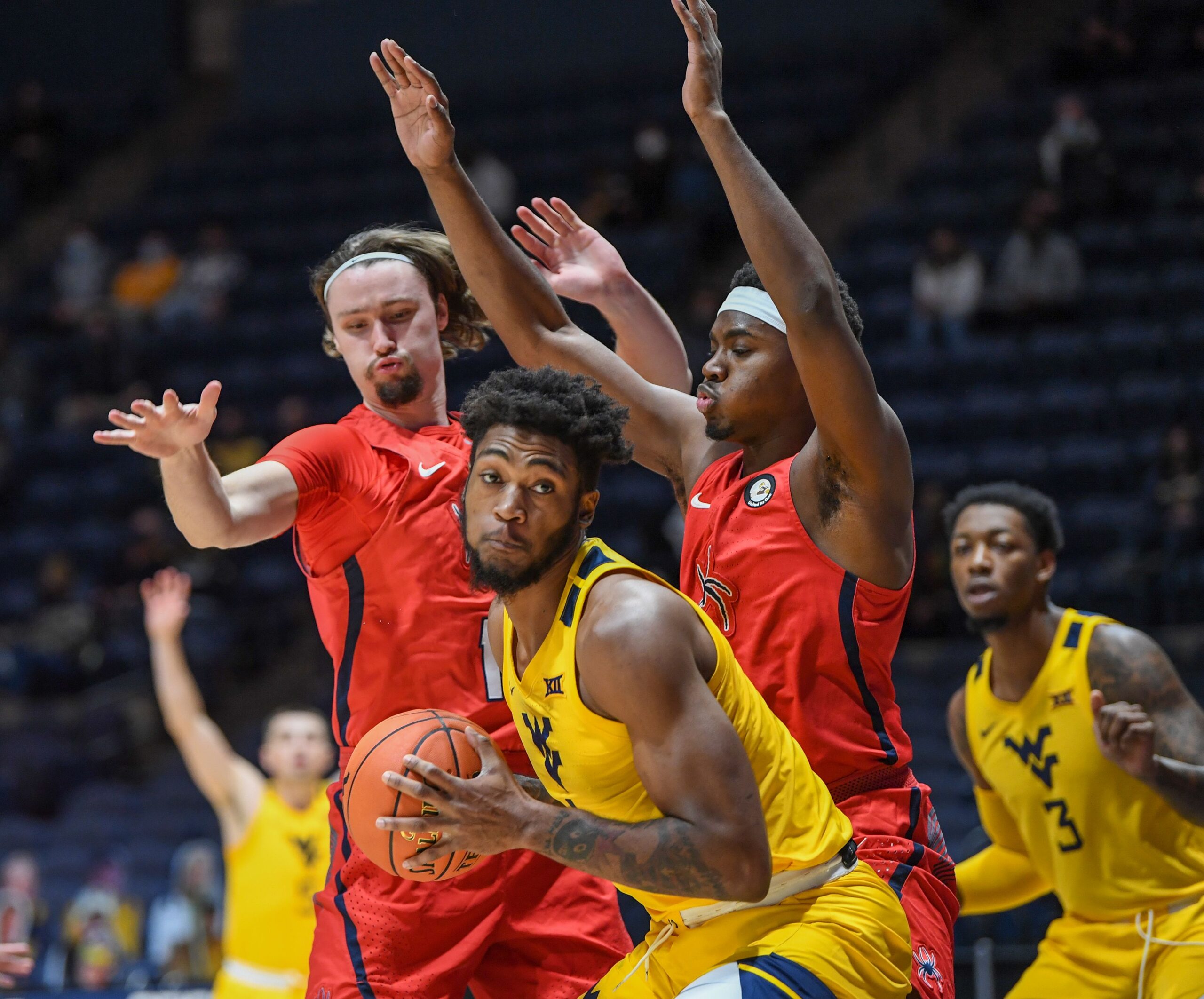 West Virginia moves up to No. 8 in AP Top 25 and opens Big 12 play against Iowa State